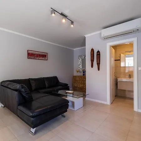 Apartment Luxury Marina View No 2 *